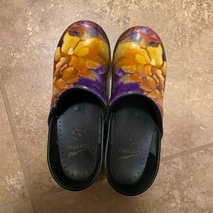 Dansko size 37